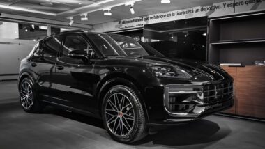 PORSCHE CAYENNE BLACK EDITION