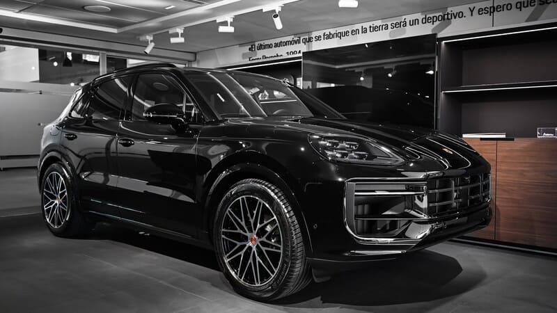 PORSCHE CAYENNE BLACK EDITION