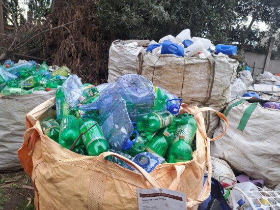 Recolección residuos plásticos en San Antonio