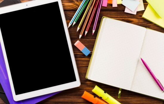 artículos tecnológicos en las compras escolares