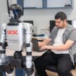 primer robot humanoide