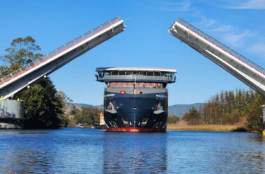 El Magellan Discoverer