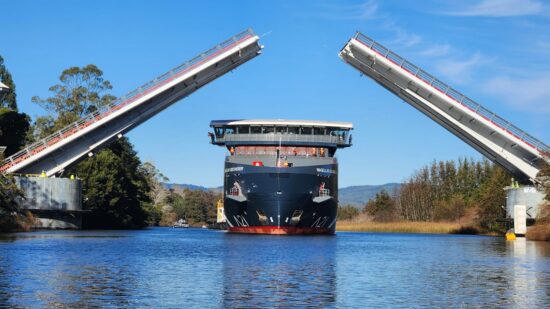 El Magellan Discoverer