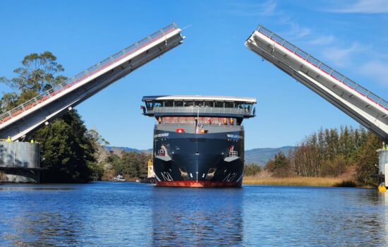 El Magellan Discoverer