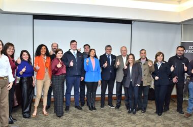 Seminario de Mujeres Líderes del Sur