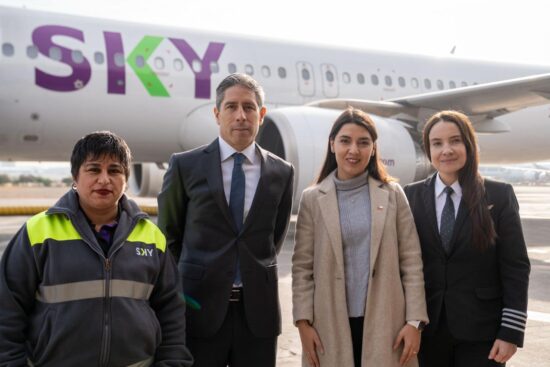 SKY firma compromiso con el Ministerio de la Mujer