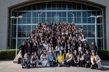 Ciclo de desayunos de líderes busca seguir impulsando el talento femenino en STEM de la mano de Transbank y Technovation Girls Chile