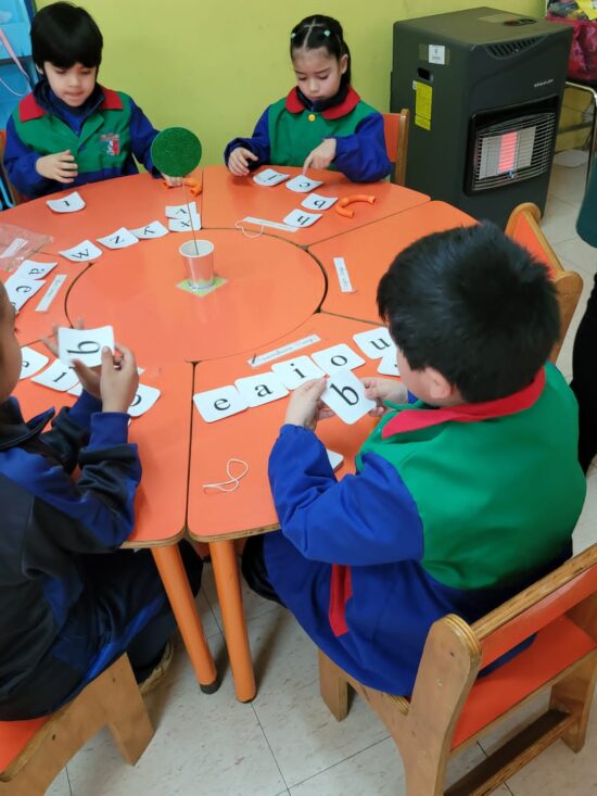 Lanzan Manual de Buenas Prácticas para fortalecer habilidades de escolares en Matemáticas y Lectoescritura de primer ciclo básico
