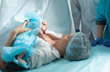¿El seguro de salud cubre parto normal en Chile? Qué revisar antes del nacimiento