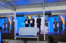 Biministro Daniel Mas firma primer CEOL del Estado