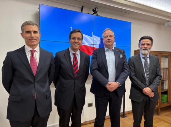 Chile y Finlandia impulsan agenda tecnológica y gobernanza digital