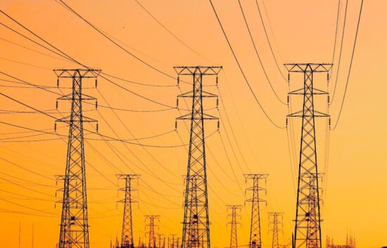 Líderes energéticos de Chile urgen modernizar la red eléctrica