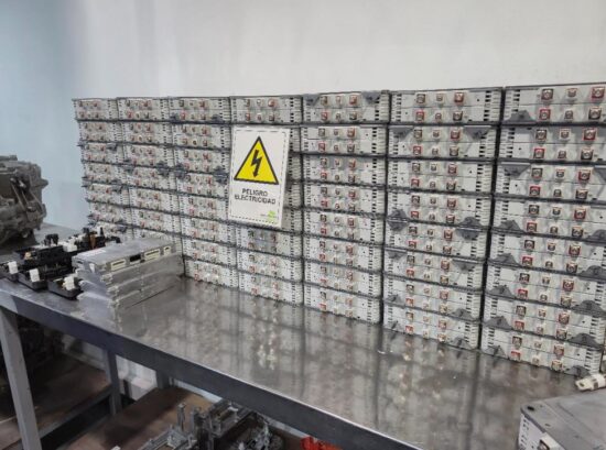 CP CircularTec y Duoc UC concretan exitoso traslado interregional de baterías de vehículos eléctricos en desuso