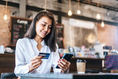 Gen Z lidera adopción de finanzas digitales en Chile