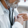 expertos llaman a reforzar la prevención cardiovascular en los adultos mayores
