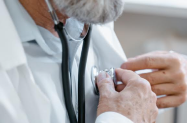 expertos llaman a reforzar la prevención cardiovascular en los adultos mayores